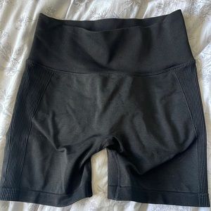 Yeoreo scrunch butt shorts